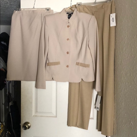 4 Piece Suit, Size 8, Taupe. - Picture 4 of 4